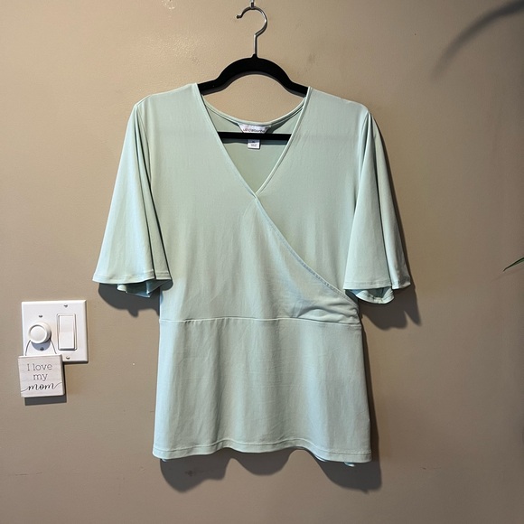 NWOT Liz Claiborne Light Pastel Green Crossover Front Top - Picture 5 of 12
